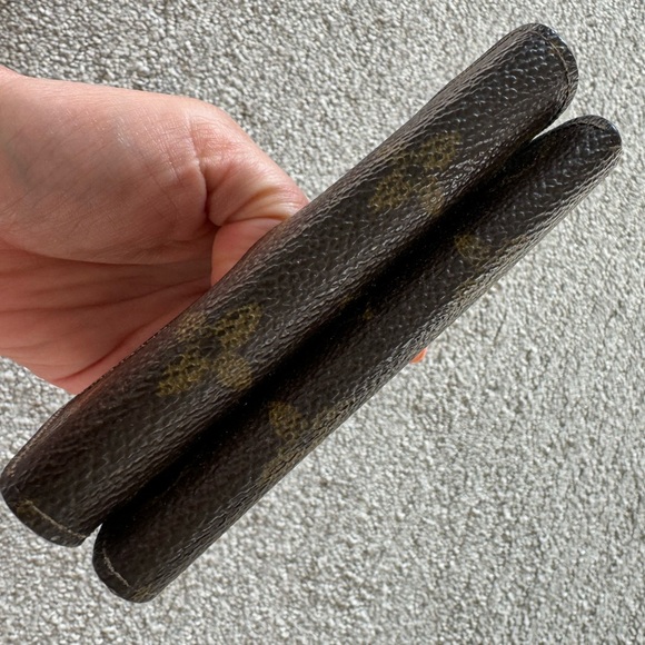 Authentic LV monogram compact wallet - Picture 5 of 11